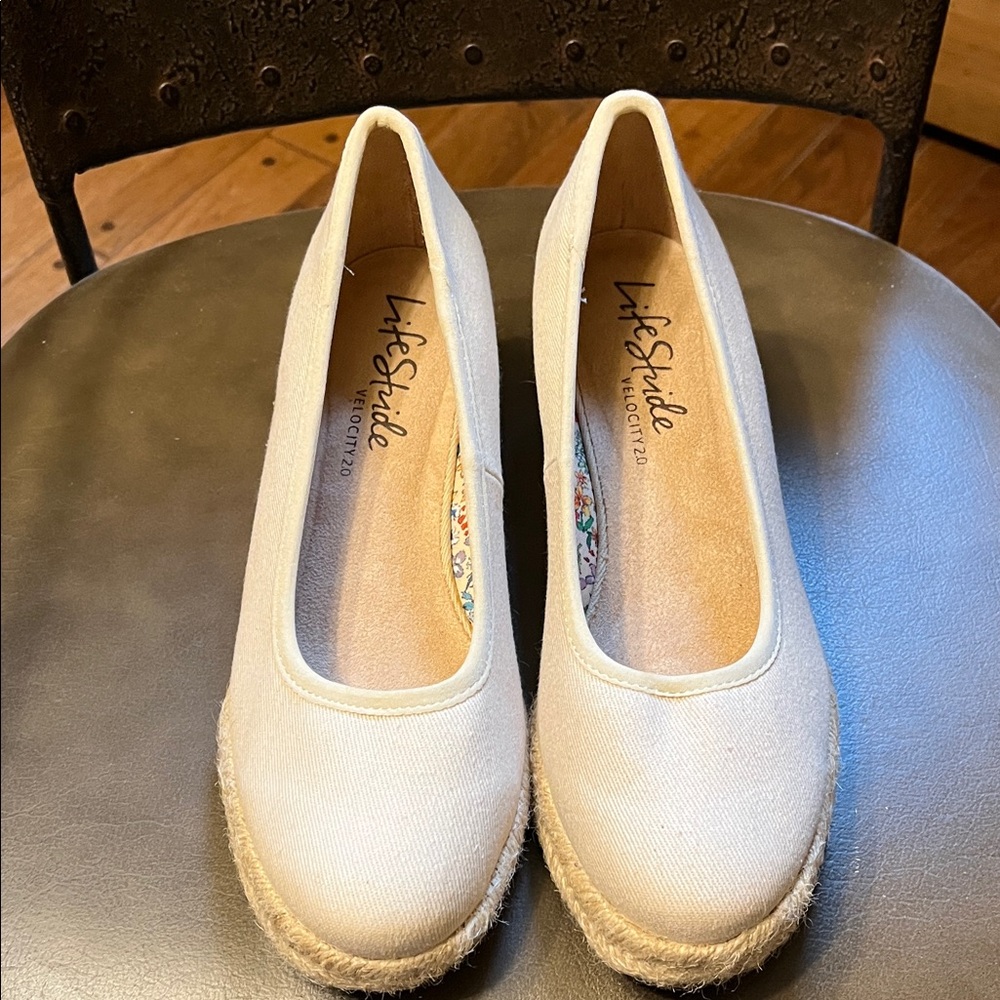 Life Stride Women's Tan Espadrille Shoes
Velocity 2.0
